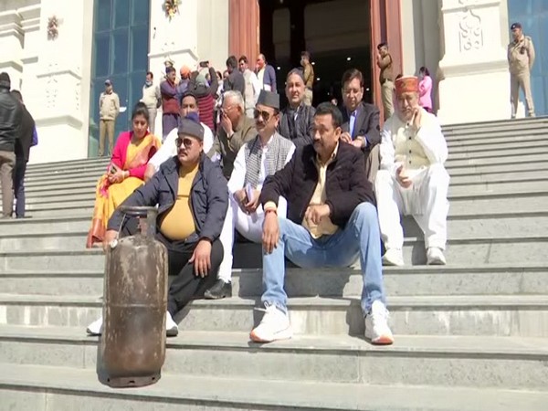 Uttarakhand Congress party workers staged protest at the entrance of the House in Garsain. (Photo/ANI)