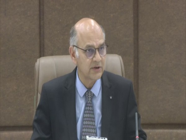 State Election Commissioner KK Sharma addressing a press conference over DDC voting turnout on Monday. (Photo/ANI)