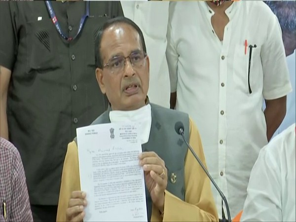 Madhya Pradesh Chief Minister Shivraj Singh Chouhan addressing press conferance in Hyderabad. (Photo/ANI)