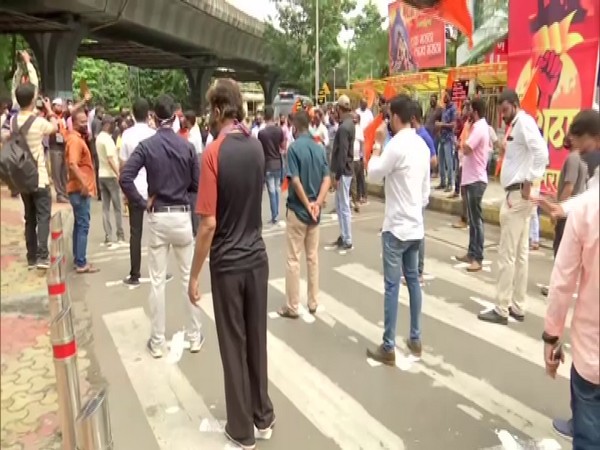 Protestors maintain social distancing in Mumbai's Lalbaug area