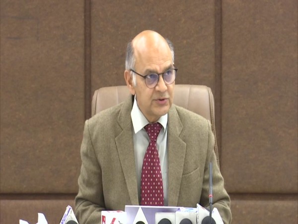State Election Commissioner KK Sharma addressing a press confrence over DDC polls on Friday. (Photo/ ANI)