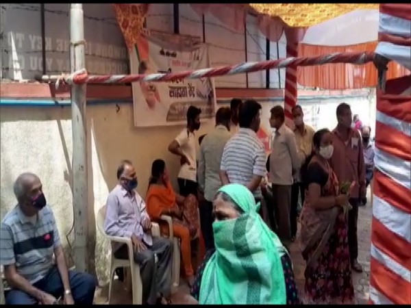 People waiting outside Erandwane vaccination centre to get COVID-19 vaccine. (Photo/ANI)