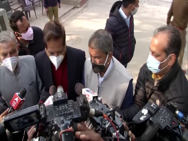 Congress leaders Pawan Bansal, Harish Rawat, Prithviraj Chavan addressing media outside 10 Janpath (Photo/ANI)
