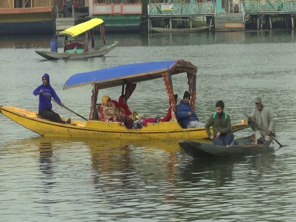 As tourists start arriving in J-K, Dal Lake houseboat owners hope to recover earlier losses