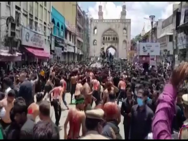 Huge crowds gatheres in the Old City area on Sunday to observe Muharram. 