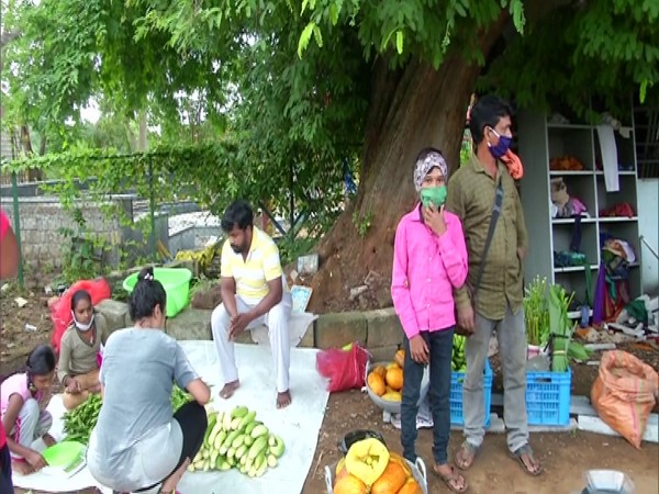 Locals flock to the organic farmers'market in Shivamogga. Photo/ANI
