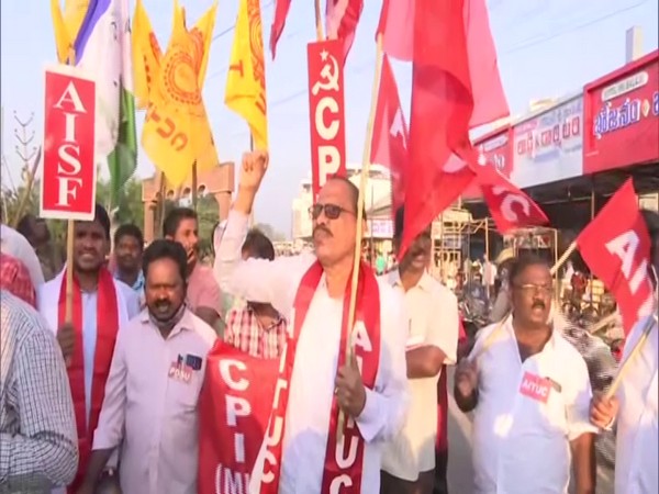 CPI(M) leaders protesting at the Pandit Nehru Bus Station. (Photo/ANI)