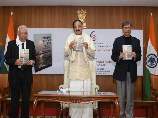 Vice President Venkaiah Naidu inaugurating book(Photo/ANI)