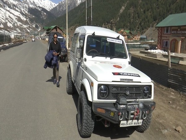 first teenage girl to become off-road car racer from Kashmir (Photo/ANI)