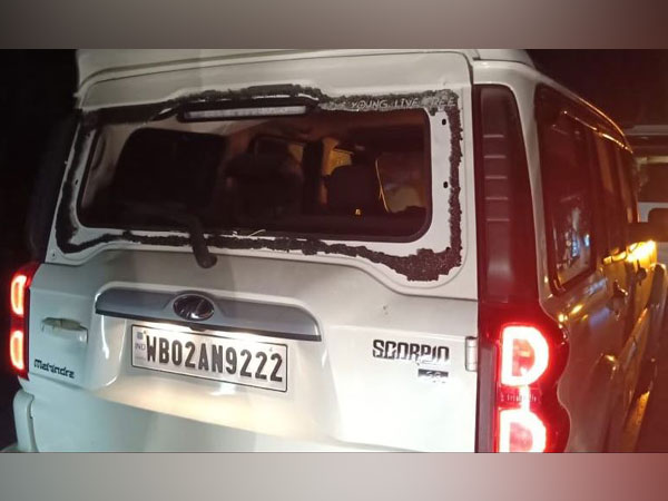 TMC supportes allegedly attacked a convoy of West Bengal BJP chief Dilip Ghosh, and Assam Minister Hemanta Biswa Sarma in Purba Medinipur on Tuesday. (Photo/Twitter@himantabiswa)
