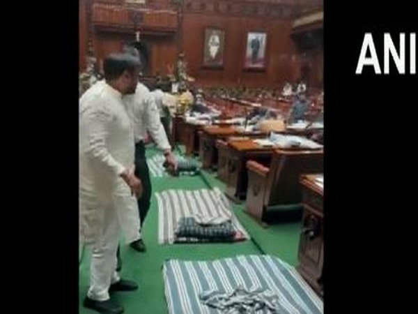 Congress MLAs protest overnight in Karnataka Assembly (Photo/ANI)