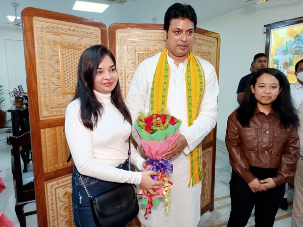 Tripura Chief Minister Biplab Kumar Deb with students today (Photo/ANI)