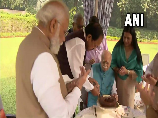 PM Modi, senior BJP leaders at LK Advani's residence on his birthday (Photo/ANI)