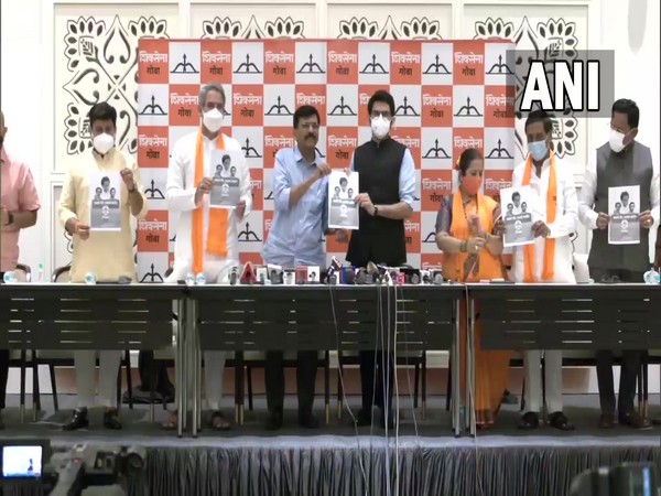 Maharashtra Minister and Shiv Sena leader Aaditya Thackeray launches digital manifesto of the party (Photp/ANI)