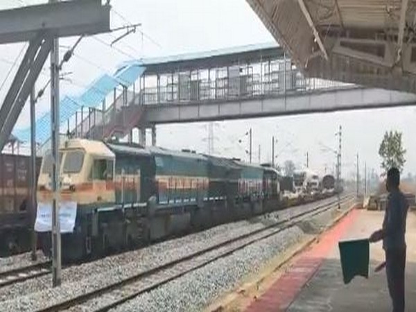 Oxygen Express leaves from Odisha to Delhi (Photo/ANI)
