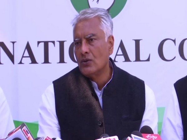 Punjab Pradesh Congress Committee President Sunil Jakhar addressing a press conference (Photo/ANI)