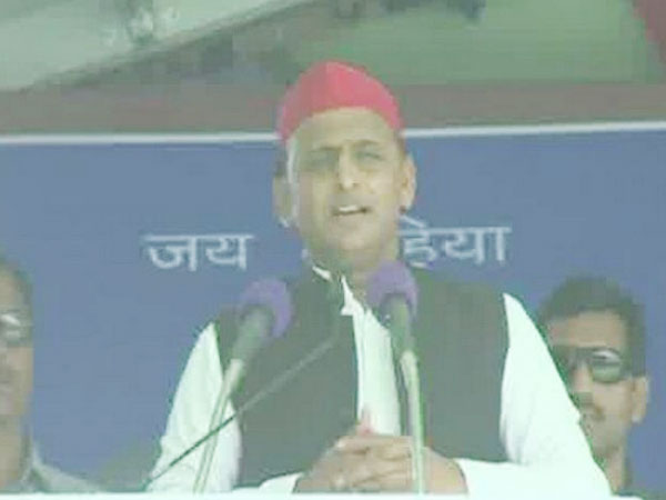SP chief Akhilesh Yadav addressing an election rally at Mirzapur, Uttar Pradesh, on Friday. Photo/ANI