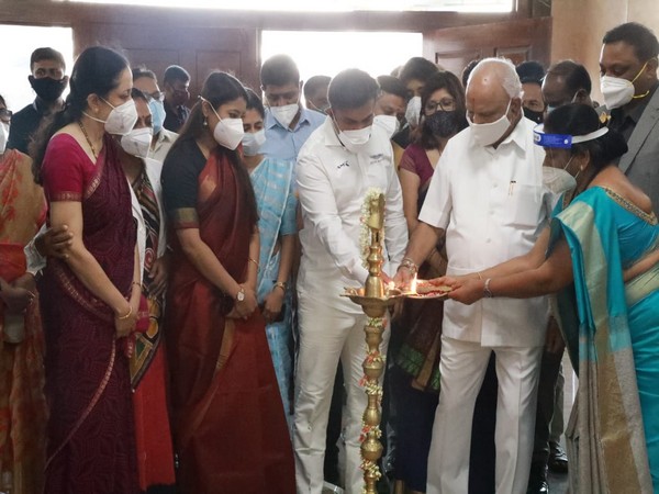 Chief Minister BS Yediyurappa flagged off the Laiksa Maha Abhiyana at Atal Bihari Vajpayee Medical College. Photo/ANI