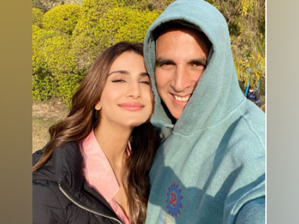 Actors Akshay Kumar and Vaani Kapoor (Image Source: Instagram)