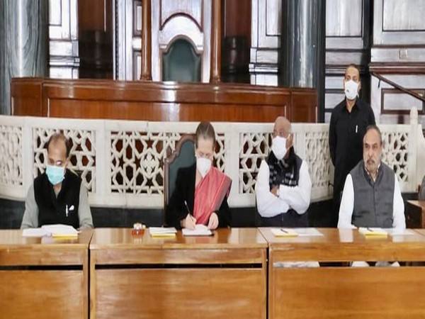 Congress interim President Sonia Gandhi, others at the meeting (Photo/ANI)