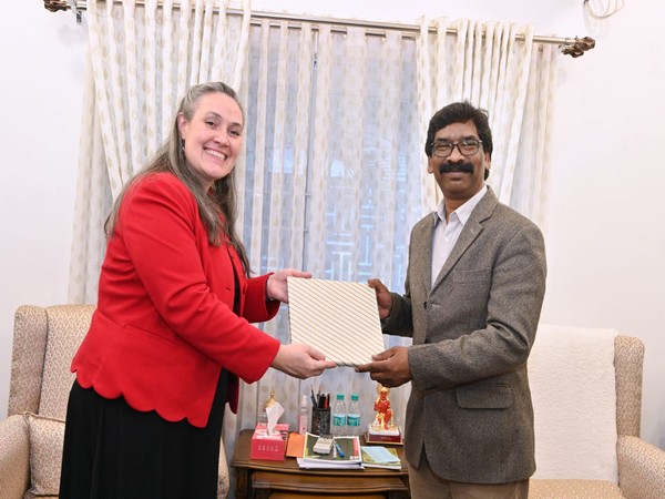 US Consulate General in Kolkata Melinda Pavek called on Chief Minister Hemant Soren. 