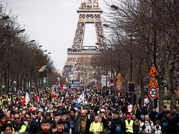 The yellow vest protests underway in Paris on March 2