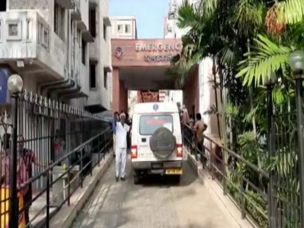 An ambulance rushing the labourers to the hospital 