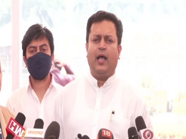 Maharashtra Minitser Amit V Deshmukh speaking to media persons in Mumbai (Photo/ANI)