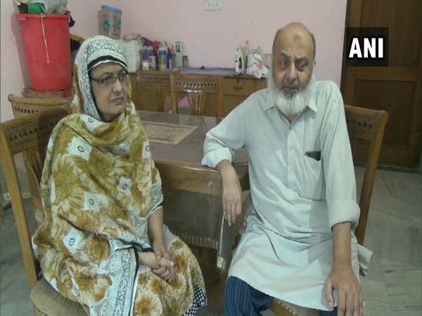 Zubeda Begum (left) with her husband Syed Mohammad Zaved in Muzaffarnagar, Uttar Pradesh.
