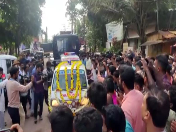 Visual of ambulance carrying mortal remains of BJP worker Praveen Nettaru (Photo/ANI)