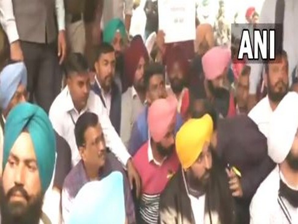 Arvind Kejriwal joins protest of contractual teachers in Punjab's Mohali (Photo/ANI)
