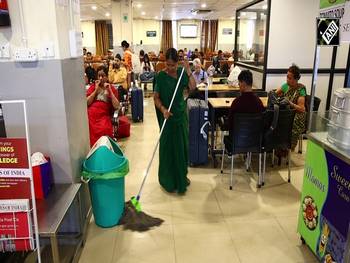 Ahmedabad Junction’s ₹20 AC Waiting Hall Sees Massive Response