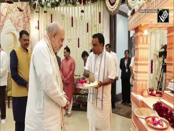 Maharashtra CM Devendra Fadnavis के घर पर Ganesh Puja में शामिल हुए केंद्रीय गृह मंत्री Amit Shah
