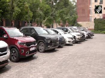 कुख्यात अंतर्राज्यीय वाहन चोर गिरोह का दिल्ली पुलिस ने किया भंडाफोड़